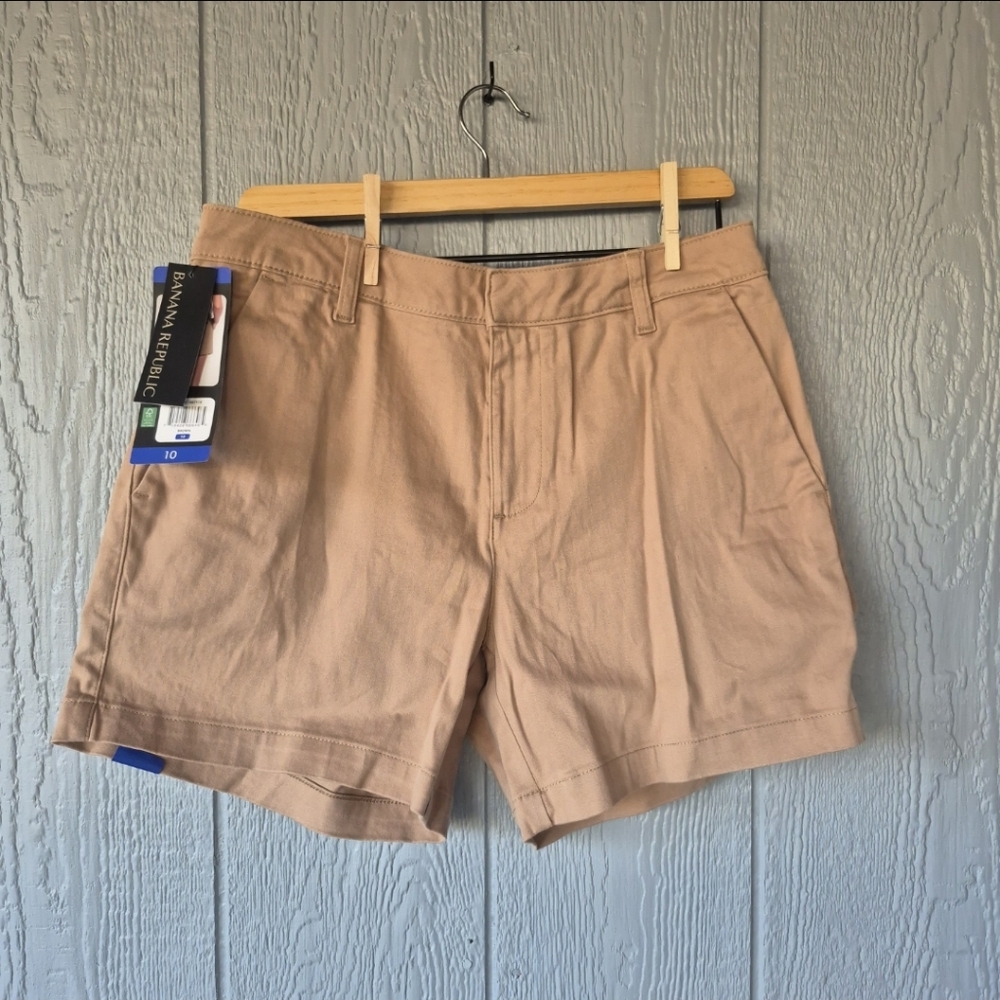 Banana Republic Chino Shorts Tan Relaxed Fit Womens Size 10 NWT Summer Spring